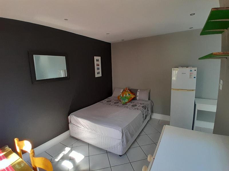 To Let 1 Bedroom Property for Rent in Green Point Western Cape